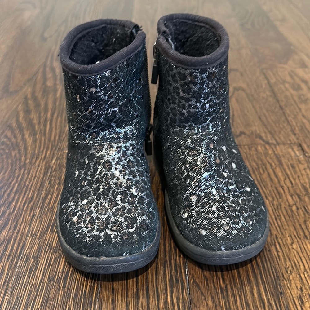 UGG Little Girl Black Sparkly Boots Size 8